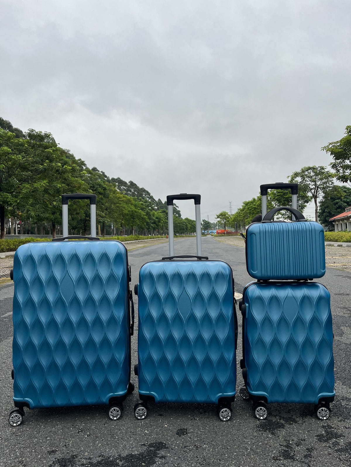 4-Piece Lightweight Luggage Set
